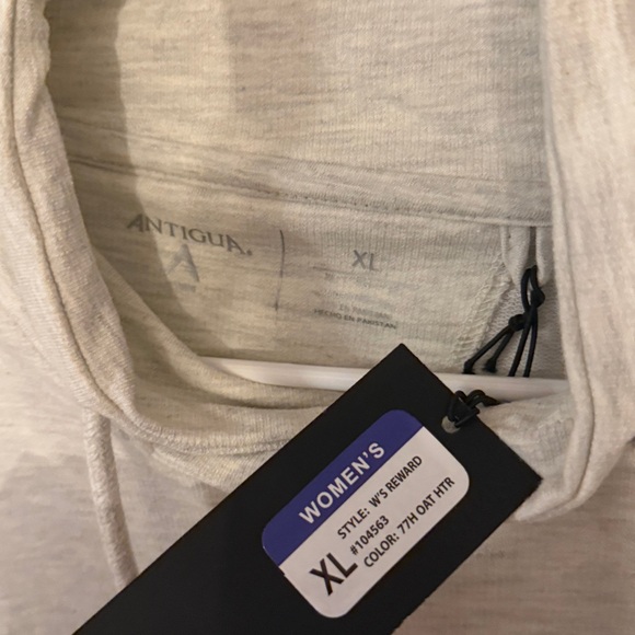 Cleveland Indians Women’s XL Antigua Cream Hoodie - Picture 4 of 4